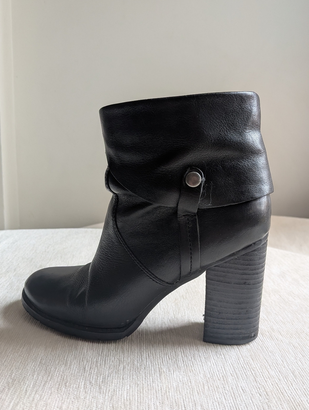 Franco Sarto Women's Black Leather Fold-Top Ankle Boot, Classic Stack Block Heel